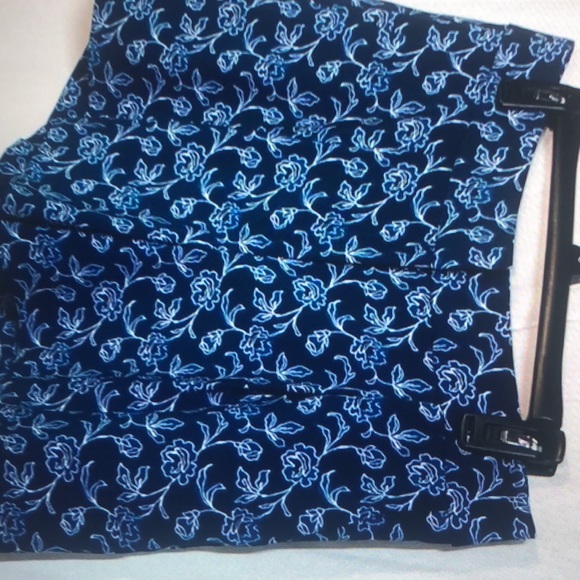 Ann Taylor Floral Printed Shorts - Picture 5 of 5